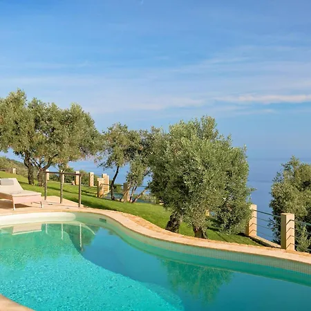 Kalyvia Beta Kalyvia, Private Infinity Pool & Sea Views Villa *