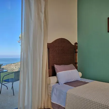 Kalyvia Beta Kalyvia, Private Infinity Pool & Sea Views Villa *